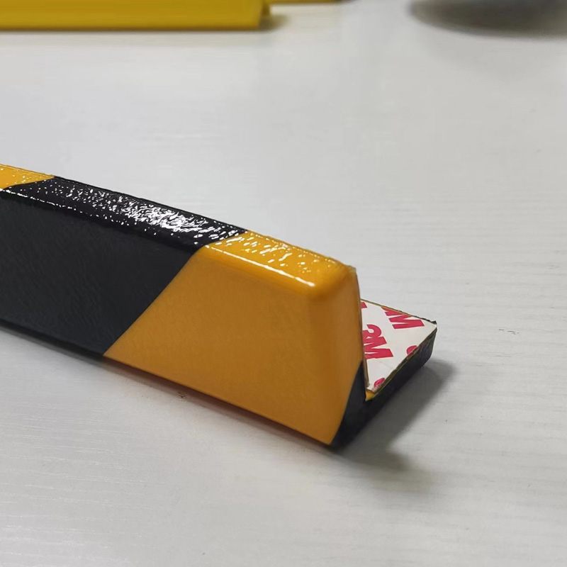 反光防撞條